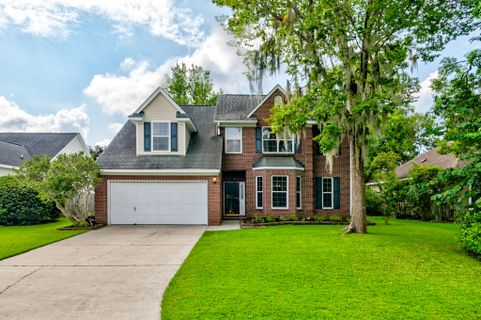 3290 Middleburry Lane