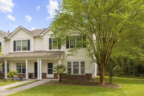 400 Chinquapin Drive active home in Arbor Oaks, Summerville, SC