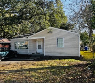 1255 Remount Road