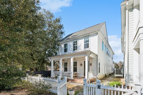 Homes in Avenue Of Oaks, Charleston