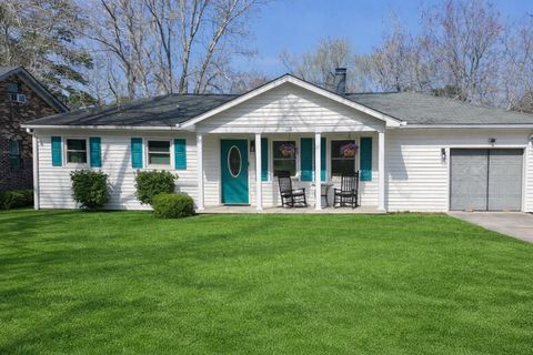 220 Crestwood Drive