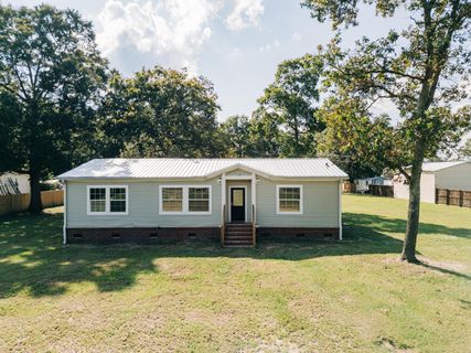 827 Cromwell Lane