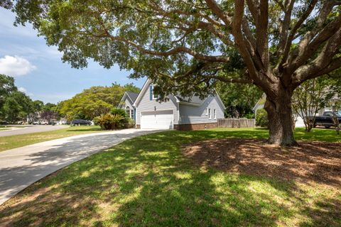 956 Portabella Lane active home in Bayview Farms, Charleston, SC