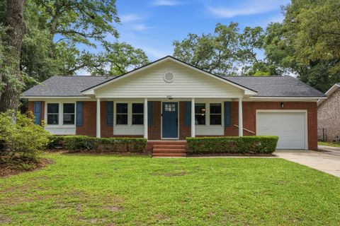 4709 Yardley Drive active home in Wando Woods, North Charleston, SC