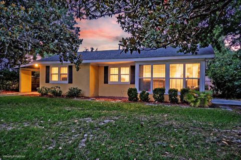 5 Briarcliff Drive