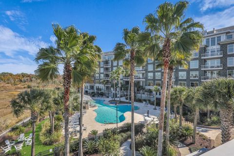 361 Cooper River Drive active home in Tides Condominiums, Mount Pleasant, SC