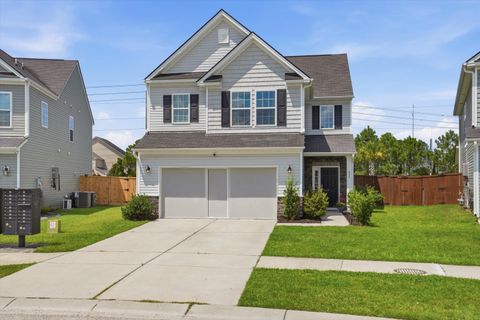 805 Redbud Lane