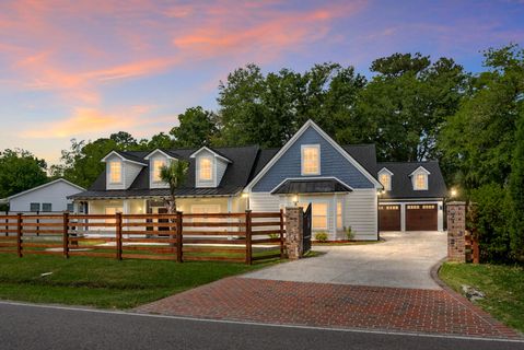 3257 Pinewood Drive