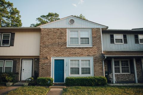 124 Brush Boulevard