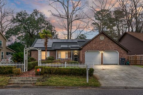 235 Knightsbridge Drive