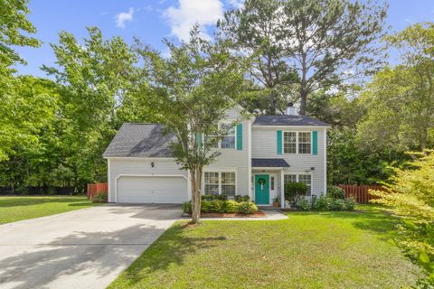 3375 Crowell Lane active home in Planters Pointe, Mount Pleasant, SC