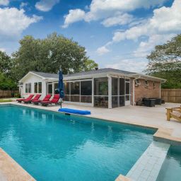 902 Mikell Drive