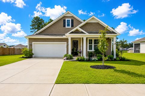 516 Misty Bluff Circle active home in French Quarter Creek, Huger, SC
