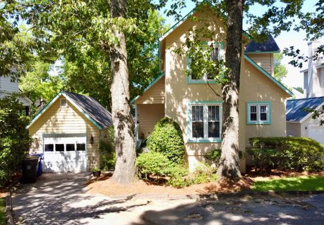 781 Lake Frances Drive active home in Lake Shore Commons, Charleston, SC