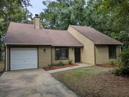 104 Cottonwood Drive