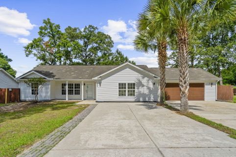 Homes in Beverly Hills, Goose Creek