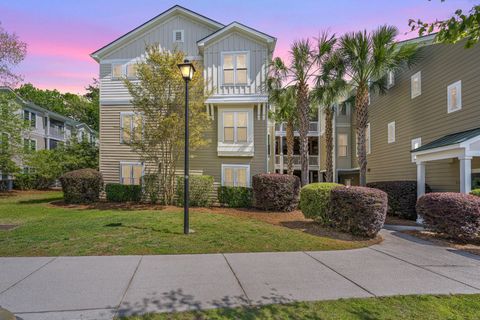 2032 Egret Crest Lane active home in The Colony At Heron Reserve, Charleston, SC