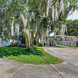 1705 Redwood