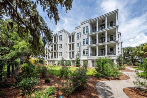 108 Fairbanks Oak Aly 403