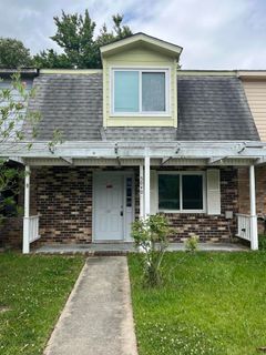 5040 Foxwood Drive active home in Forest Hills, North Charleston, SC