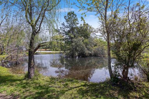 1371 River Road
