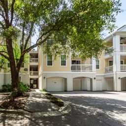 60 Fenwick Hall Allee 227