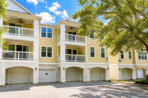 60 Fenwick Hall Alley 2310 active home in Twelve Oaks, Johns Island, SC