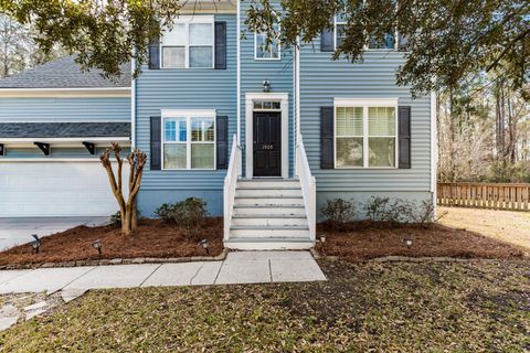 1905 Bristle Pine Court