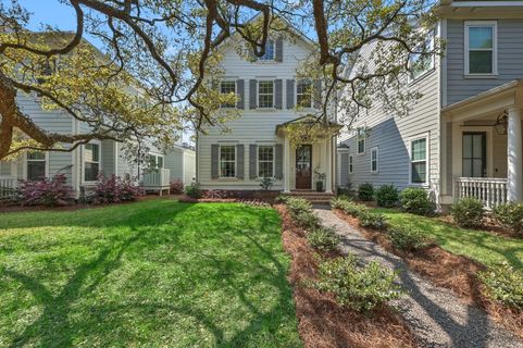 1034 Avenue Of Oaks active home in Avenue Of Oaks, Charleston, SC