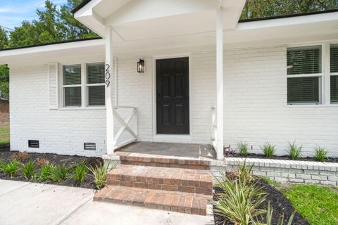 209 Grayson Street