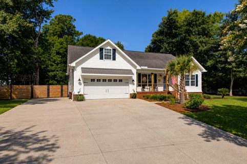 409 Sandy Drive active home in Mitten Park & Terrace, Moncks Corner, SC