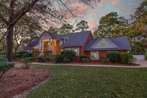 100 Rexford Court