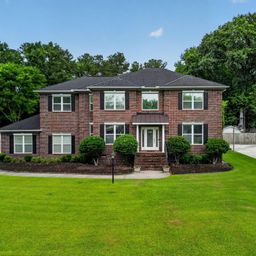 102 Kingfisher Court