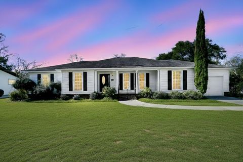 919 Searle Court