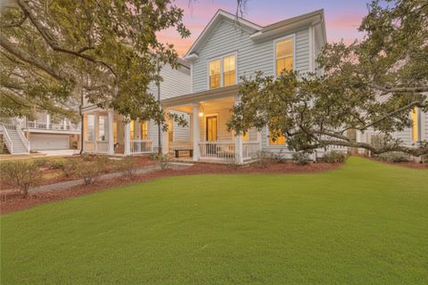 1032 Avenue Of Oaks active home in Avenue Of Oaks, Charleston, SC