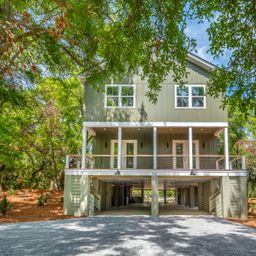 582 Pelican Court B