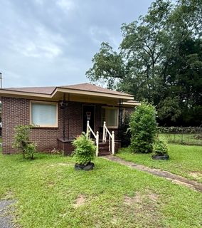1446 Ridgewood Drive