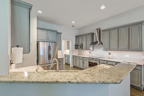 139 Back Tee Circle active home in Legend Oaks Plantation, Summerville, SC