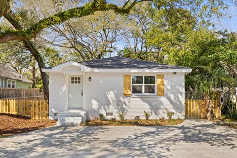 210 Live Oak Avenue