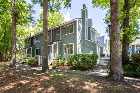 1717 Greystone Apt 14 active home in Greystone, Mount Pleasant, SC