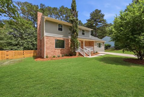 222 Basswood Avenue active home in Crestwood, Summerville, SC