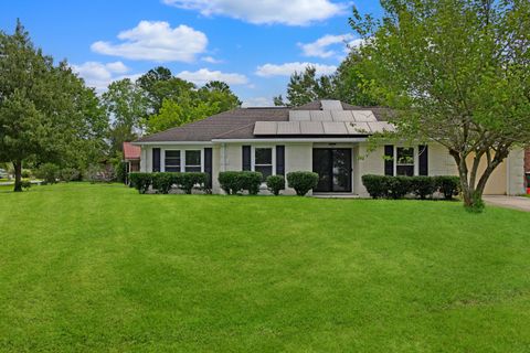 1101 Stuart Drive