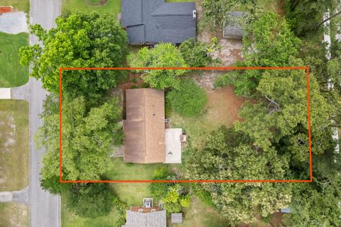 411 Forest Circle active home in Oakdale Estates, Summerville, SC
