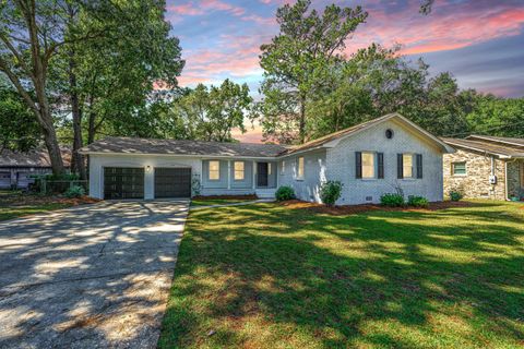 899 Melrose Drive