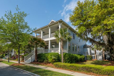 164 River Green Place active home in Daniel Island Park, Charleston, SC