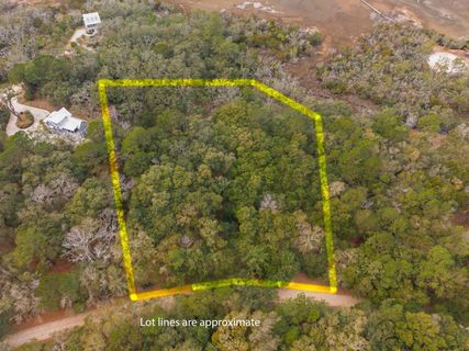 8462 Saint Pierre Creek Drive
