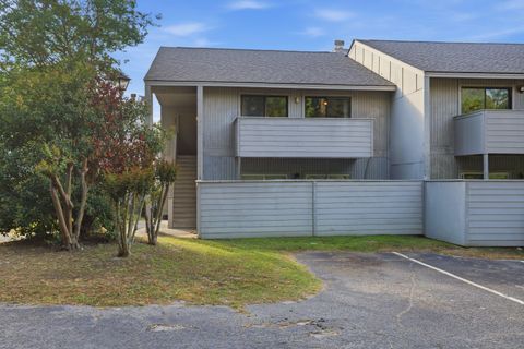 605 Waterwood Drive active home in Greenslake Condominiums, Goose Creek, SC