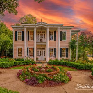 301 E Richardson Avenue Avenue active home in Historic District, Summerville, SC