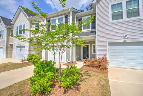 8052 Reagan Way active home in Willow Bend, North Charleston, SC