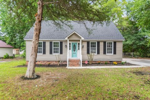 2858 Riley Street active home in Highland, Orangeburg, SC
